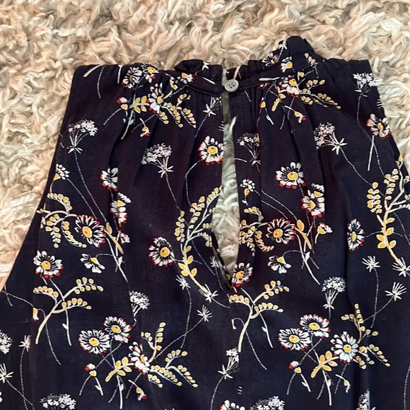Loft floral romper size XS - Picture 9 of 10